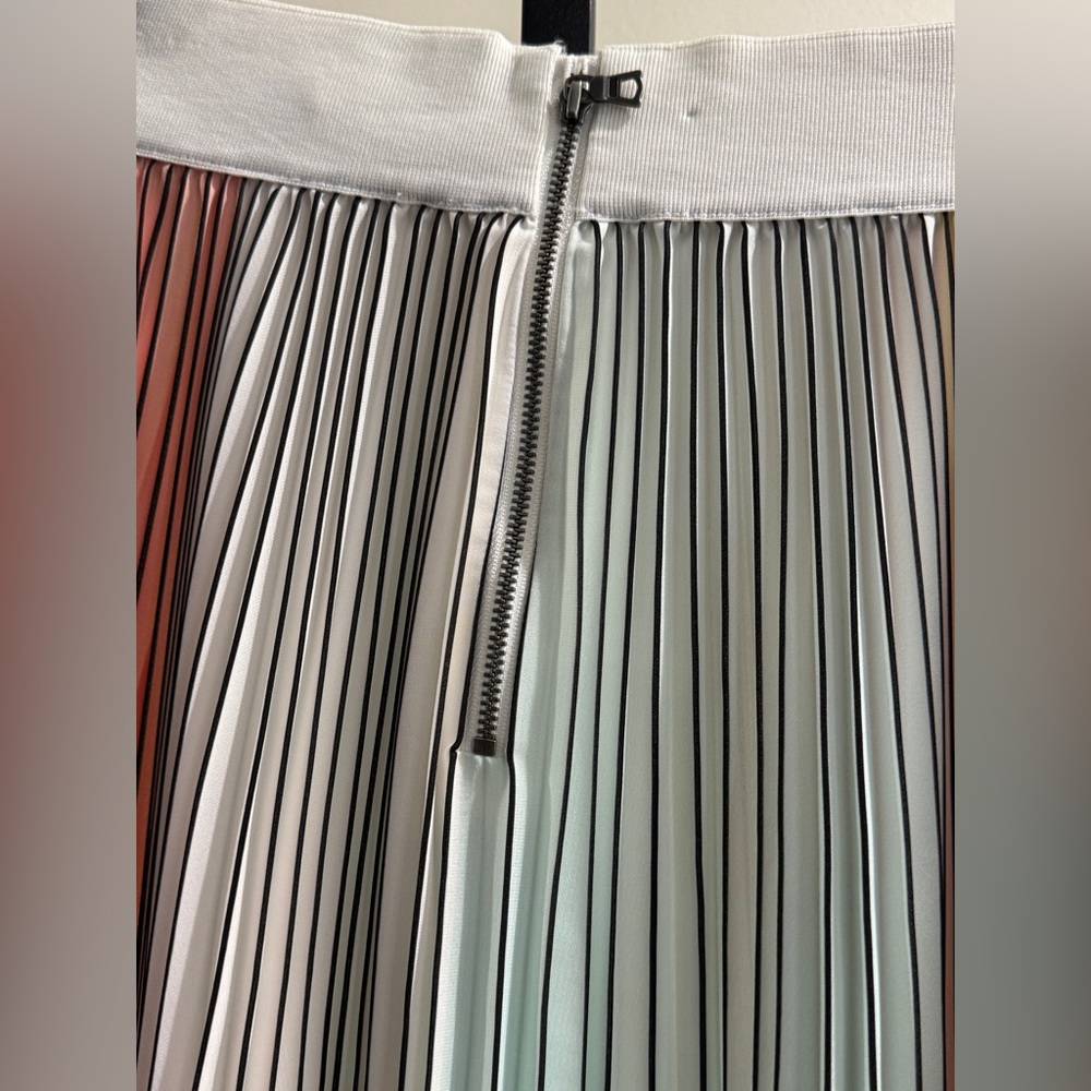 Alice + Olivia Arden Pleated Midi Skirt - Picture 5 of 9